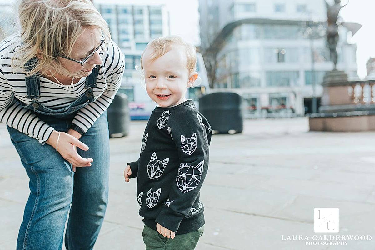 leeds family photographer | family photo shoot in Leeds city centre by Laura Calderwood Photography