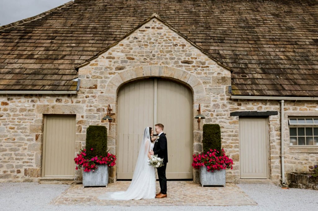 photos from a summer wedding at the tithe barn bolton abbey